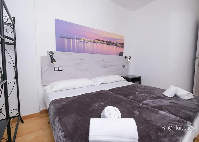 Ferienvermietung: Apartamentos Ibiza